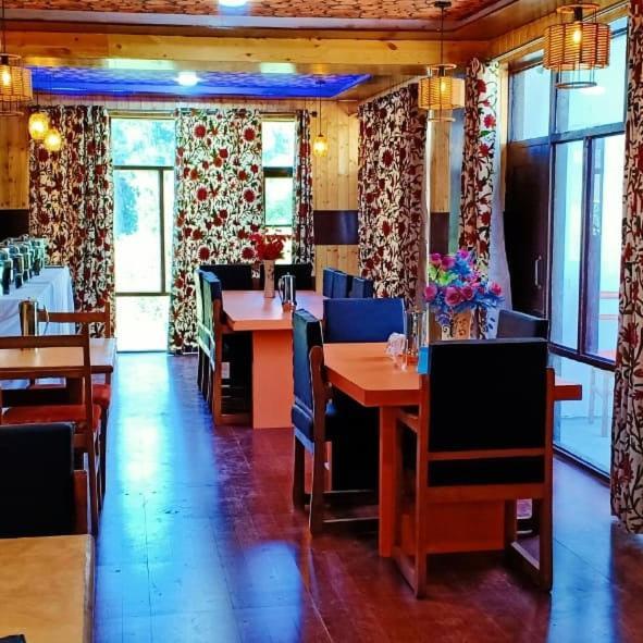 The Royal Kargil Hotel Bagian luar foto