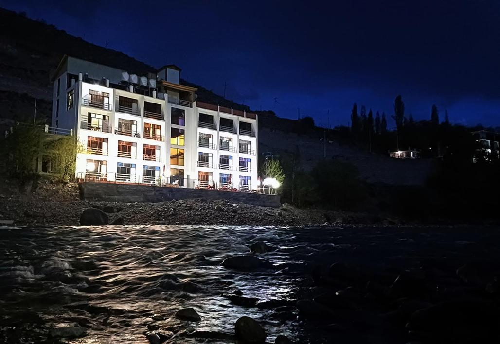 The Royal Kargil Hotel Bagian luar foto